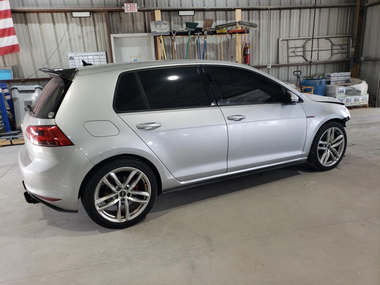 VOLKSWAGEN GOLF GTI