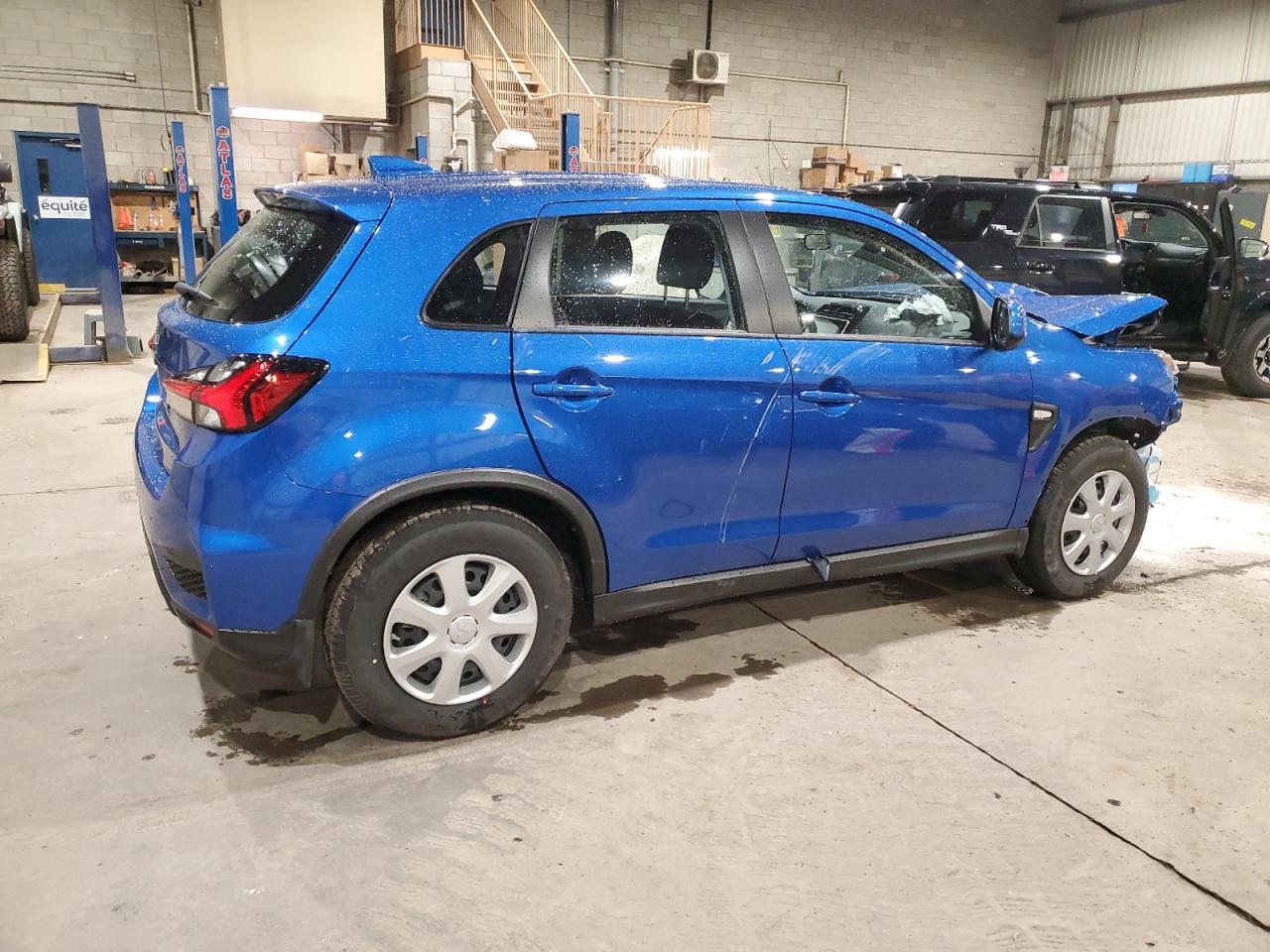 MITSUBISHI RVR ES