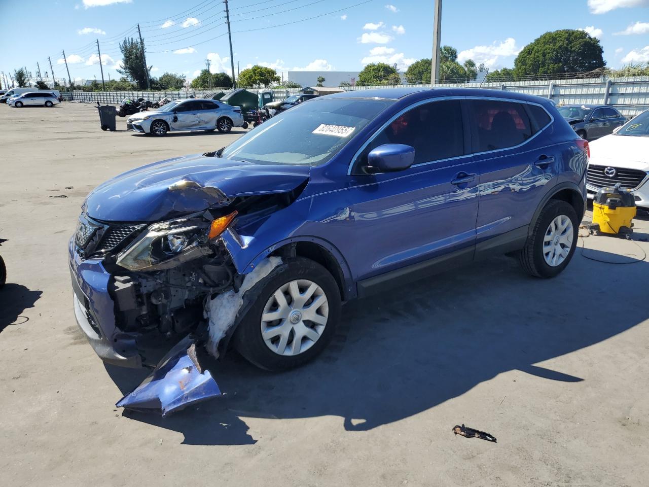 NISSAN ROGUE SPORT S