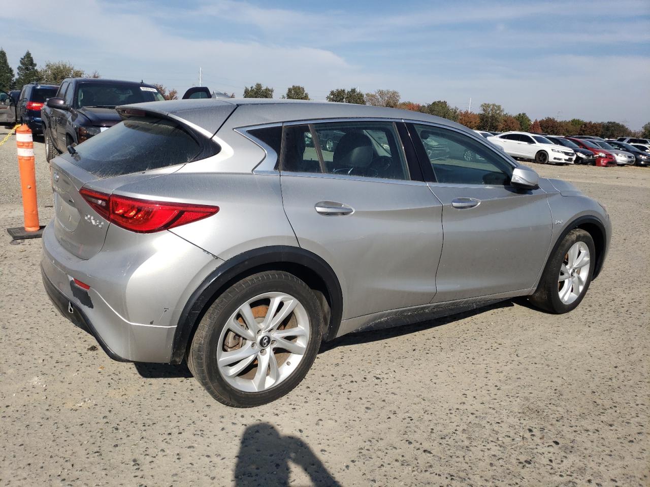 INFINITI QX30 BASE