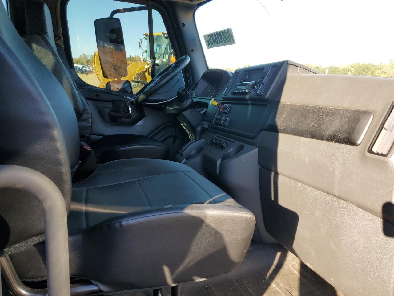 Lot #3268898217 2025 FREIGHTLINER M2 106 MEDIUM DUTY