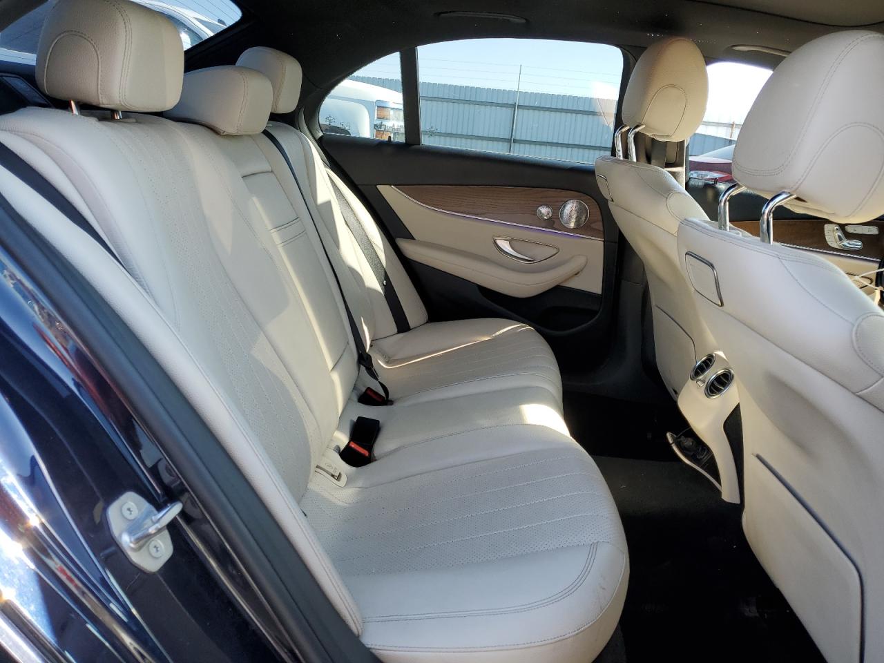 MERCEDES-BENZ E-CLASS 300