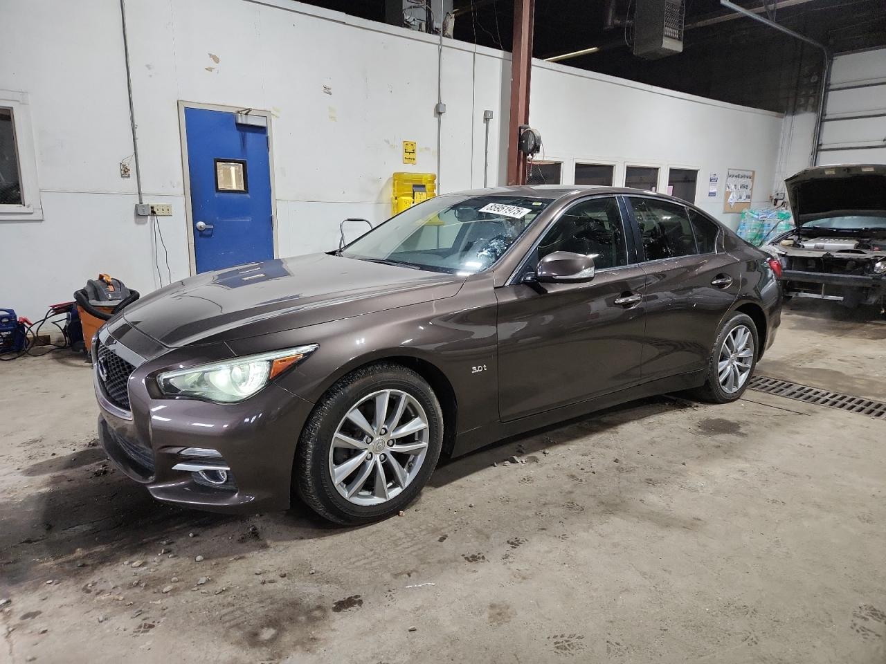 INFINITI Q50 PREMIUM