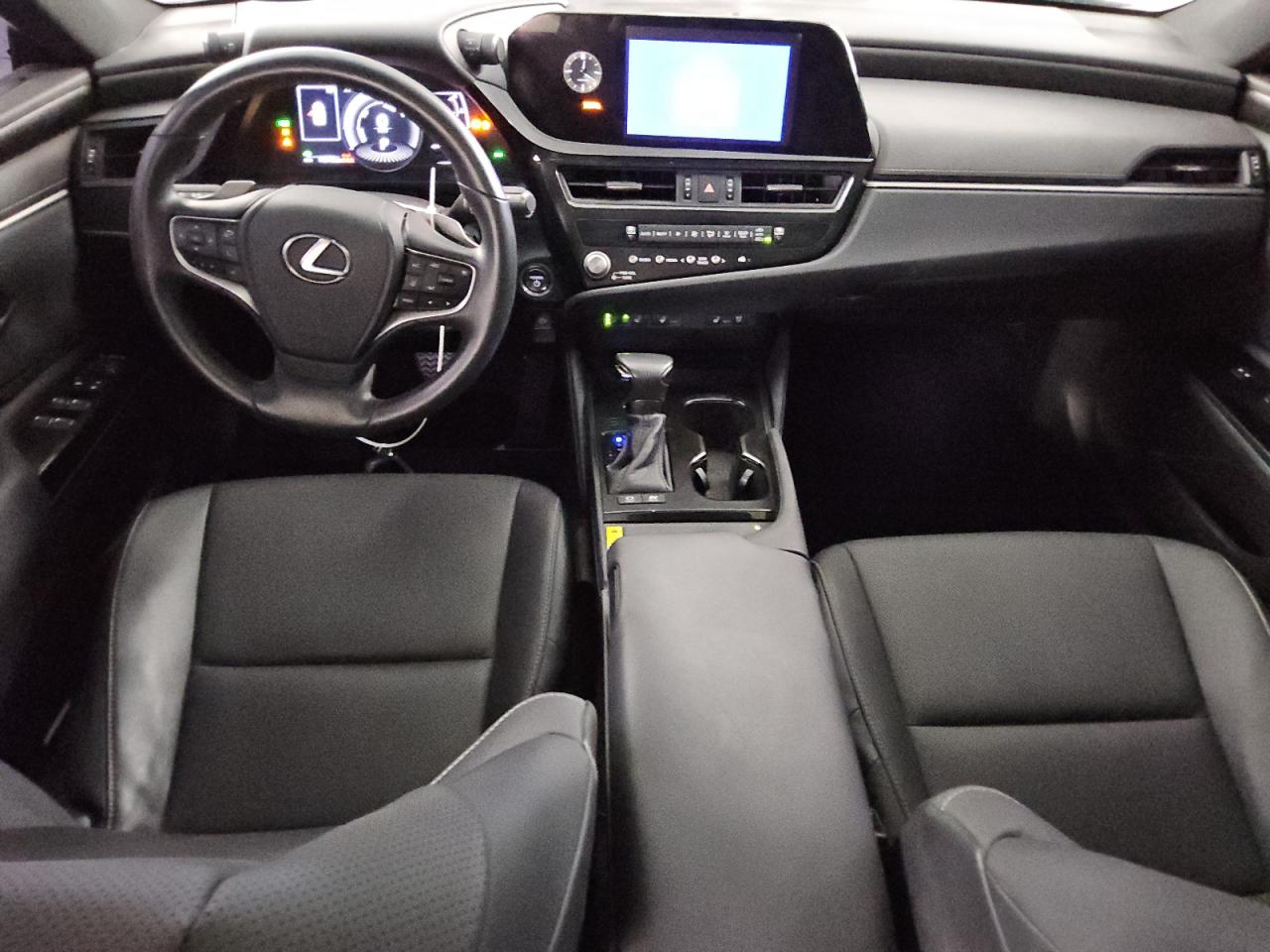LEXUS ES 300H BASE