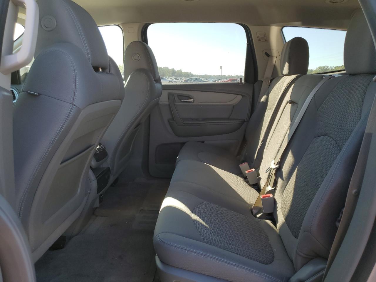 CHEVROLET TRAVERSE LS