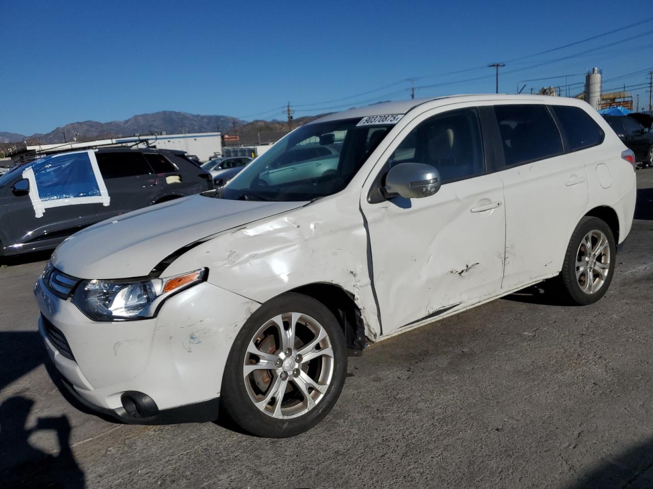 MITSUBISHI OUTLANDER SE