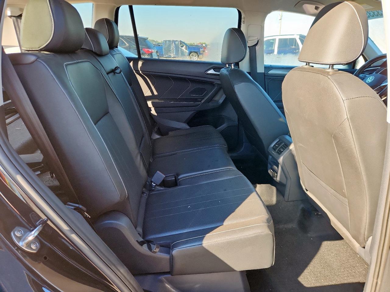 VOLKSWAGEN TIGUAN SE