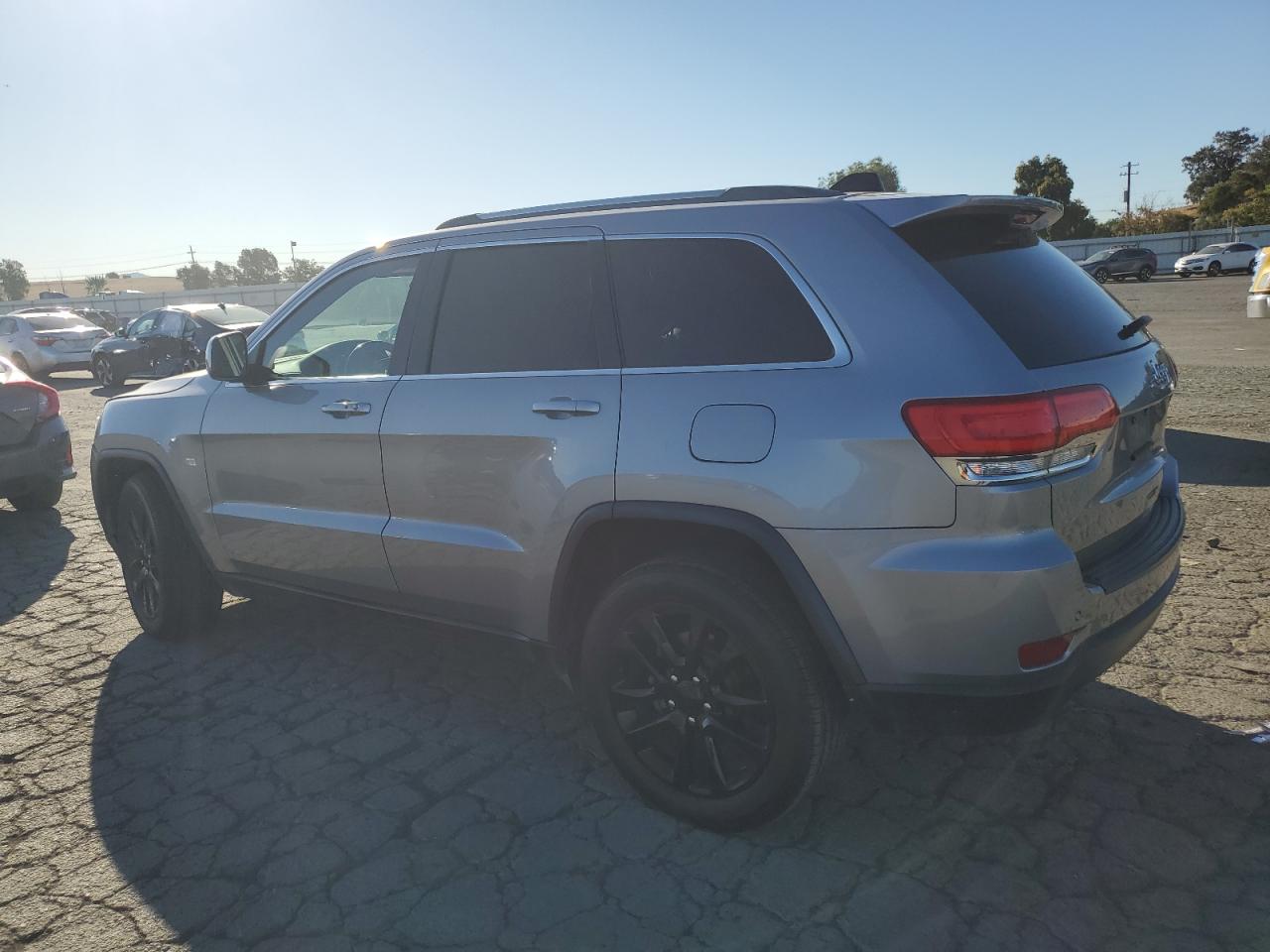 JEEP GRAND CHEROKEE LAREDO