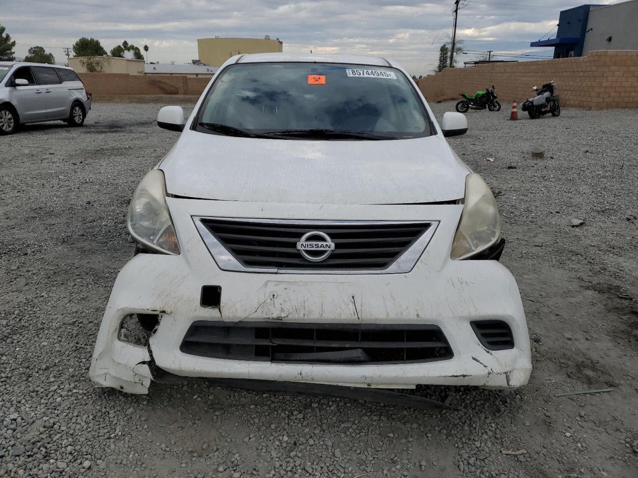 NISSAN VERSA S