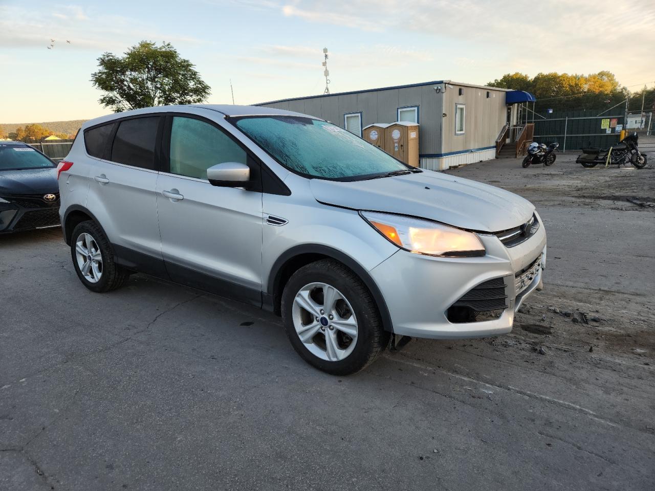 FORD ESCAPE SE