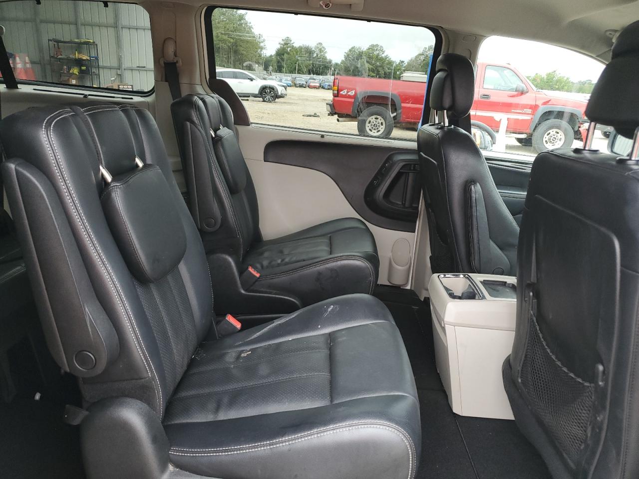 CHRYSLER TOWN & COUNTRY TOURING L