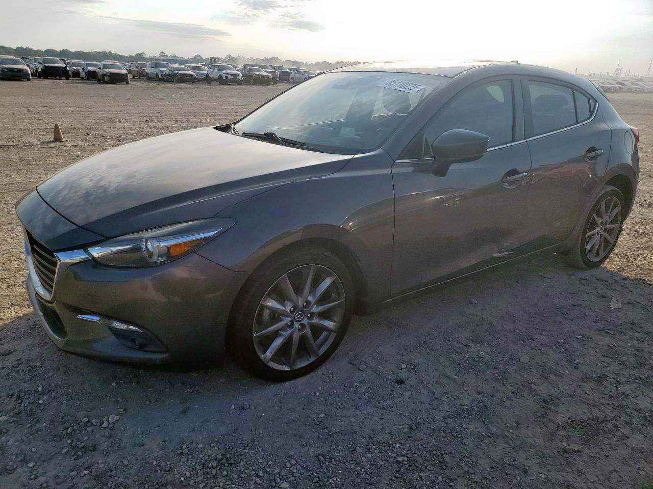 MAZDA 3 GRAND TOURING