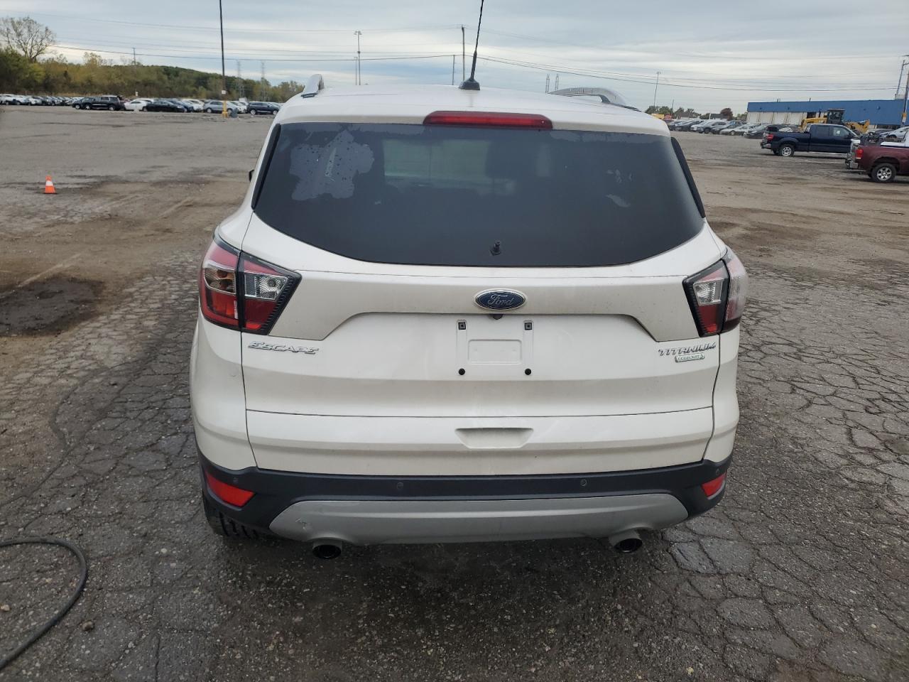 FORD ESCAPE TITANIUM