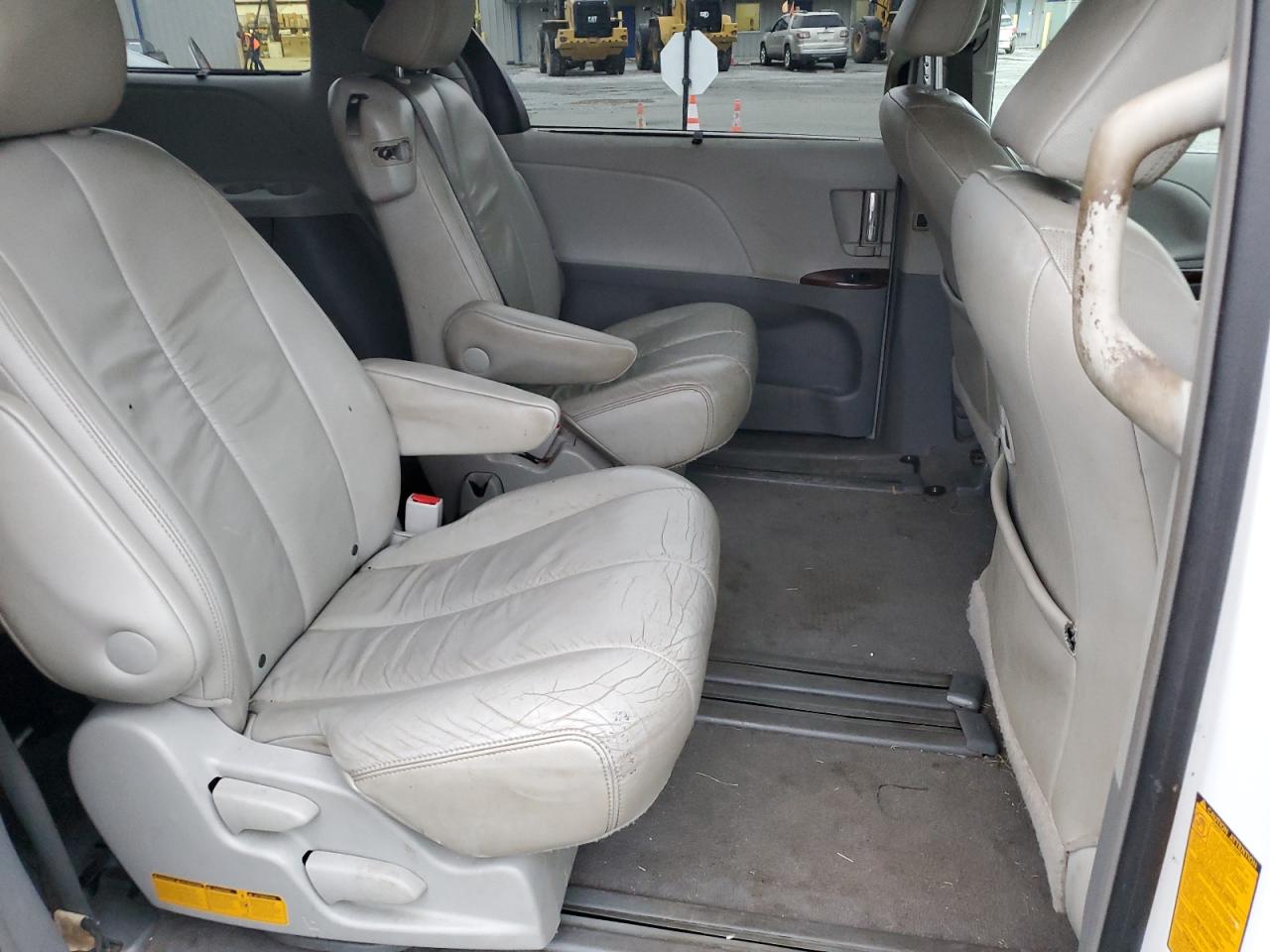 TOYOTA SIENNA XLE