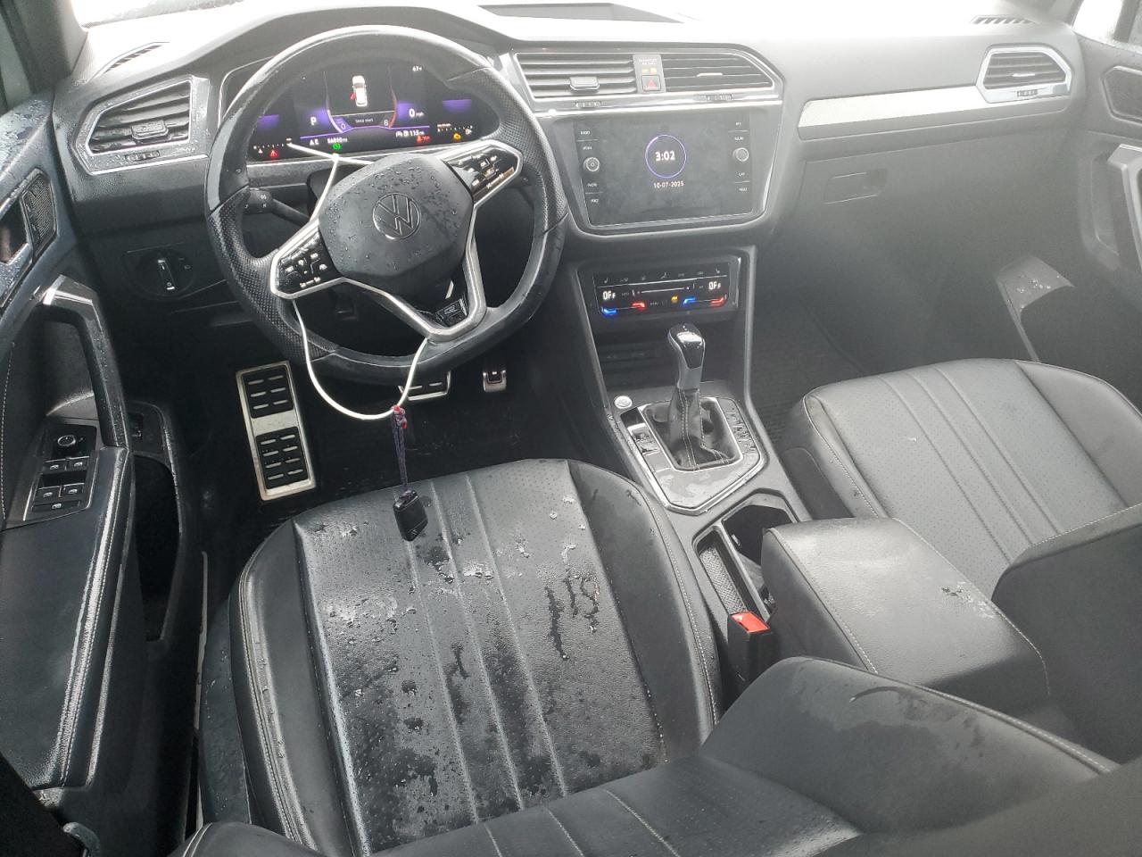 VOLKSWAGEN TIGUAN SE R-LINE BLACK