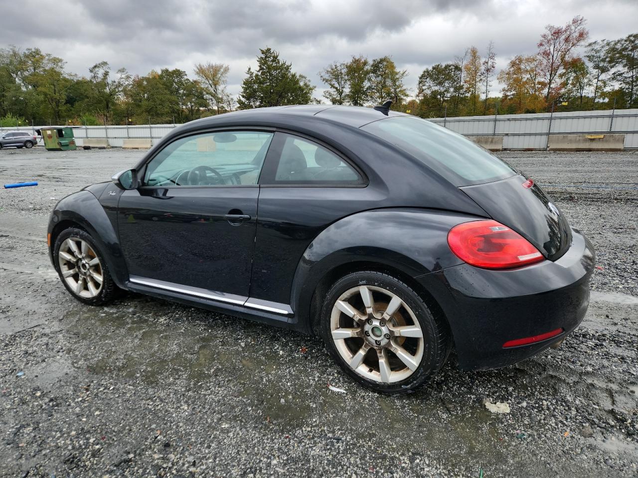 VOLKSWAGEN BEETLE