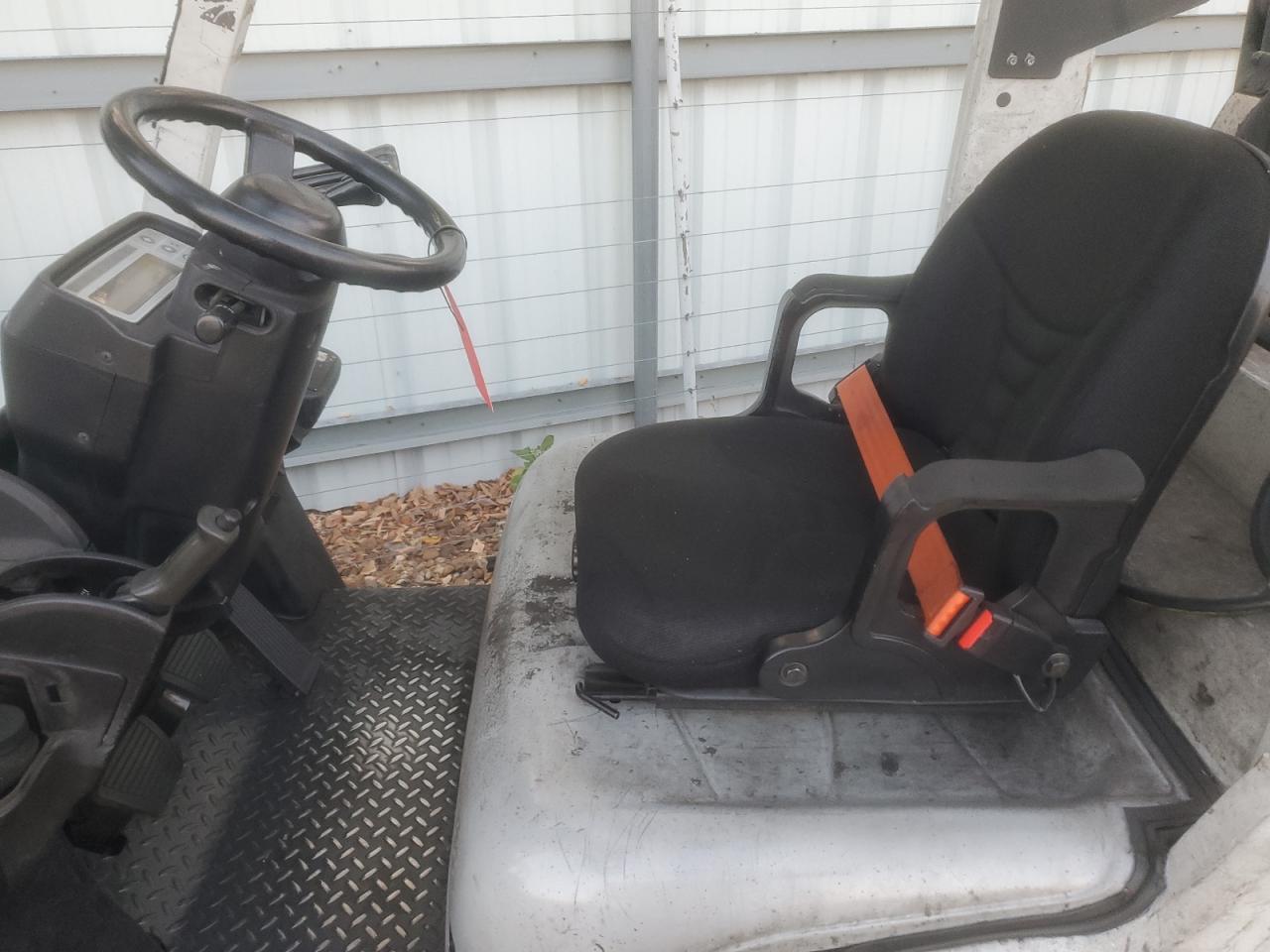 Lot #3290190206 2013 NISS FORKLIFT