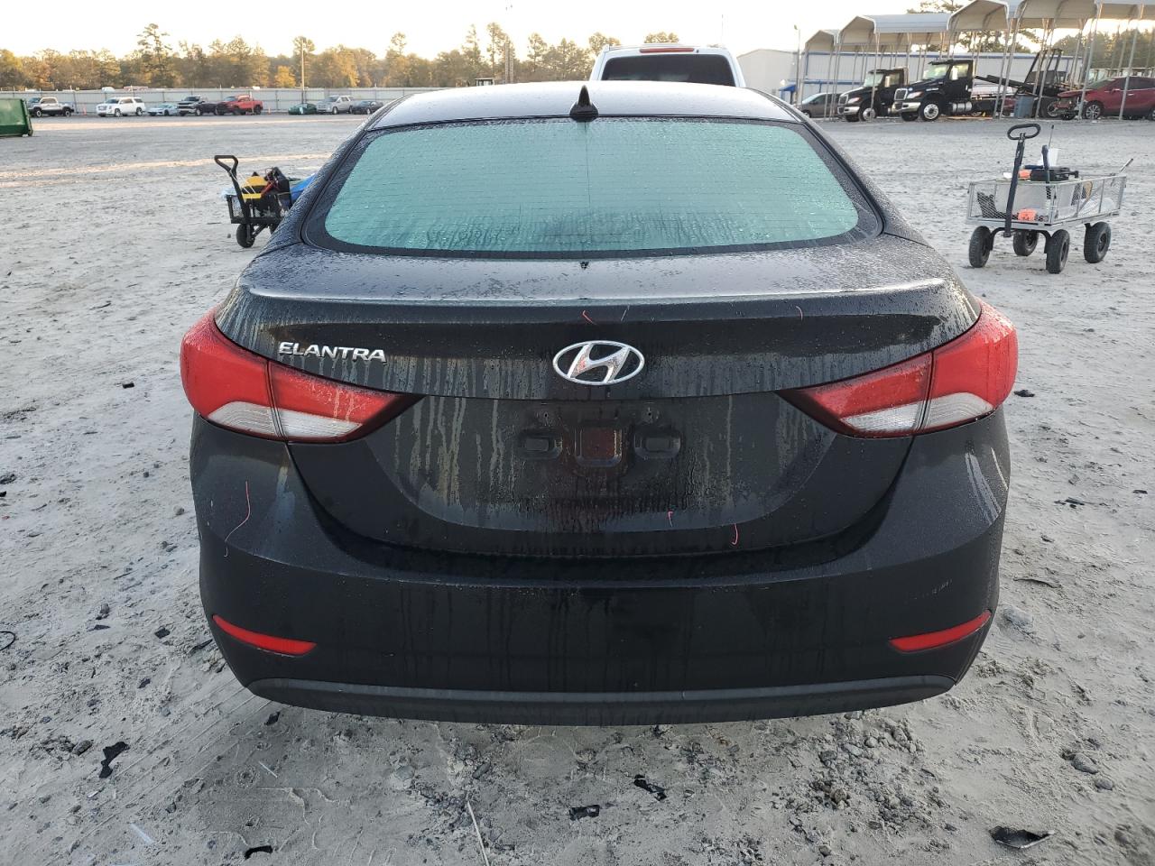 HYUNDAI ELANTRA SE