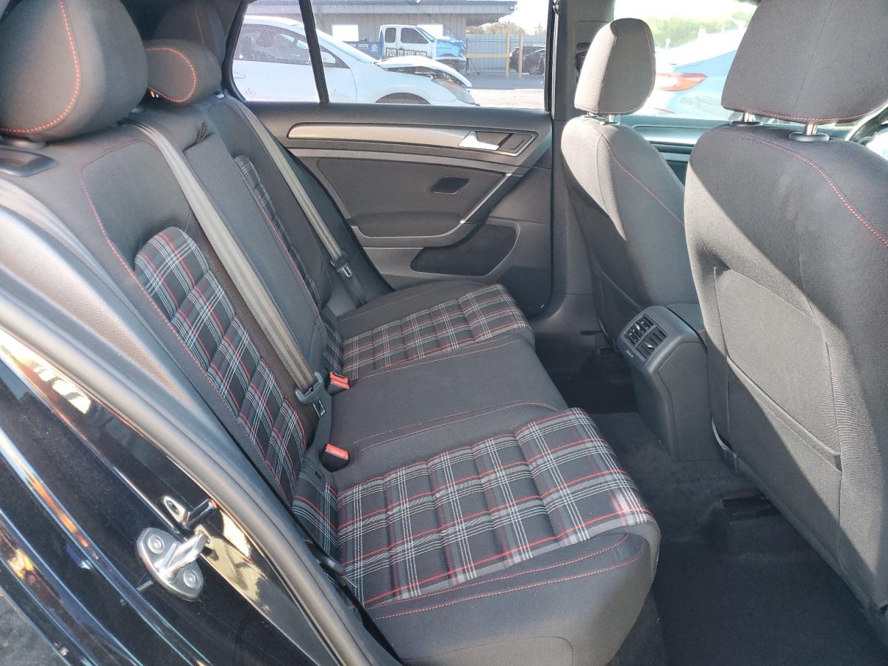 VOLKSWAGEN GOLF GTI S