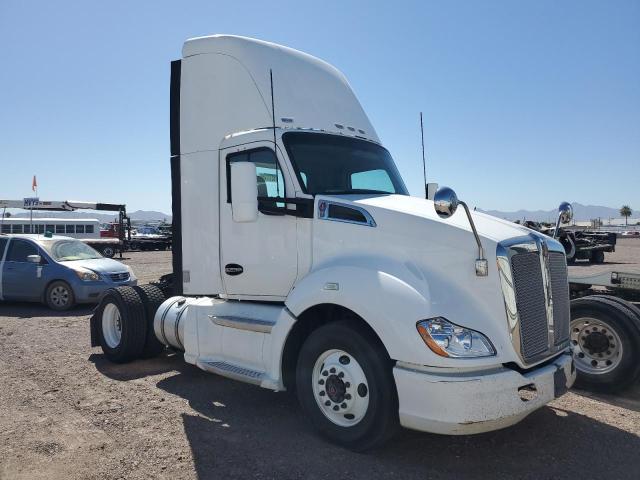 Global Auto Auctions: 2014 KENWORTH CONSTRUCTI