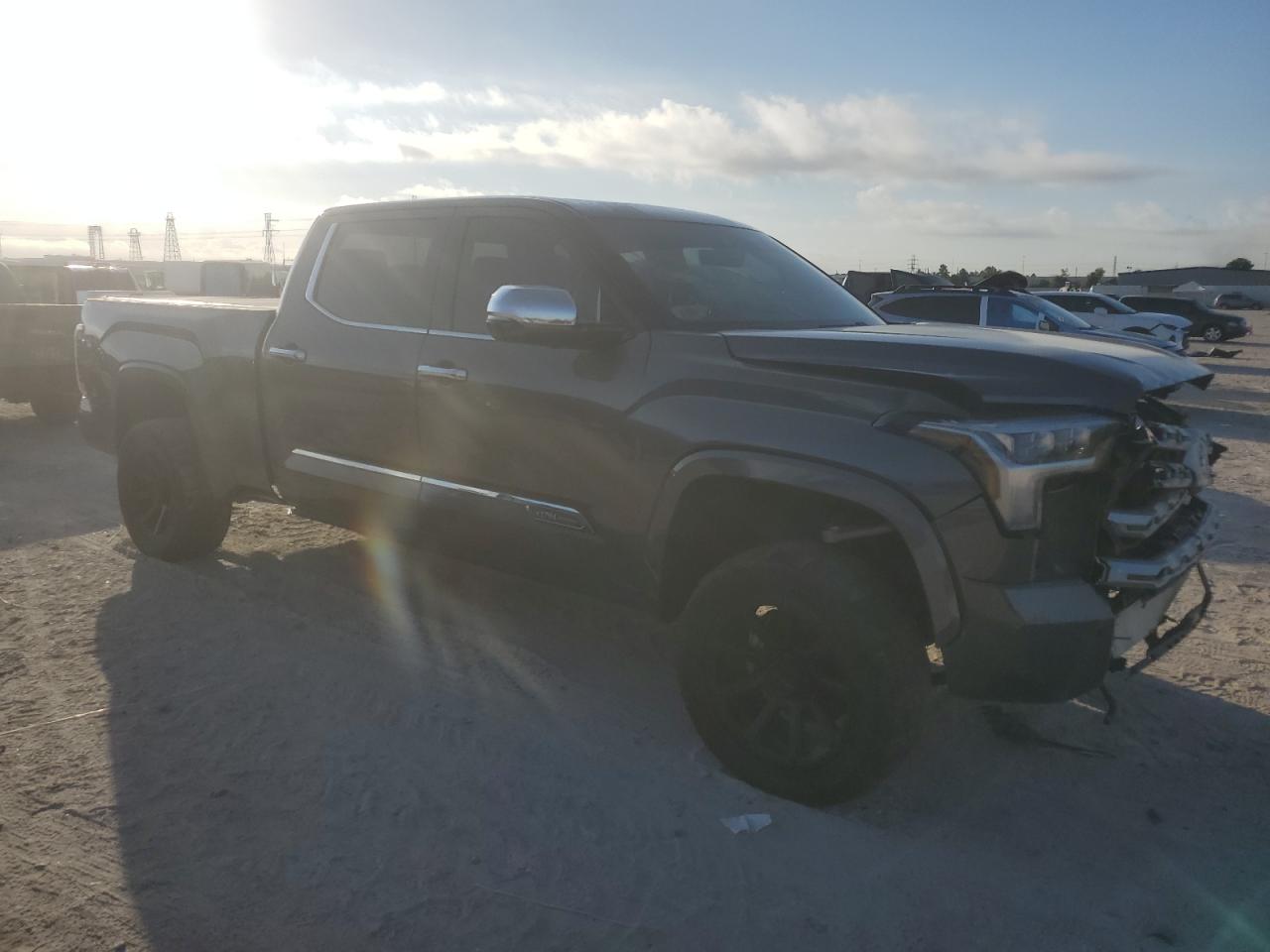 TOYOTA TUNDRA CREWMAX PLATINUM