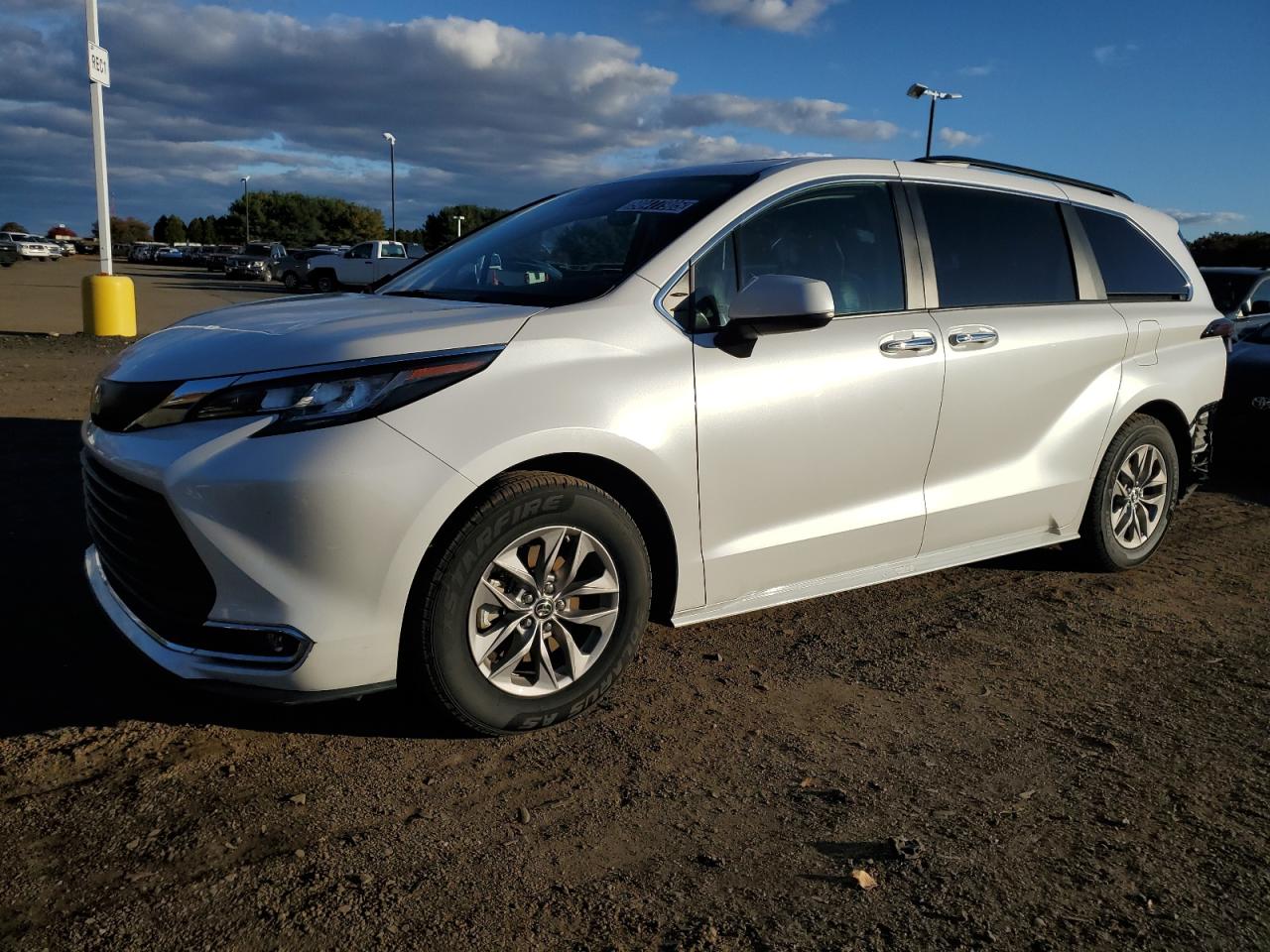 TOYOTA SIENNA XLE