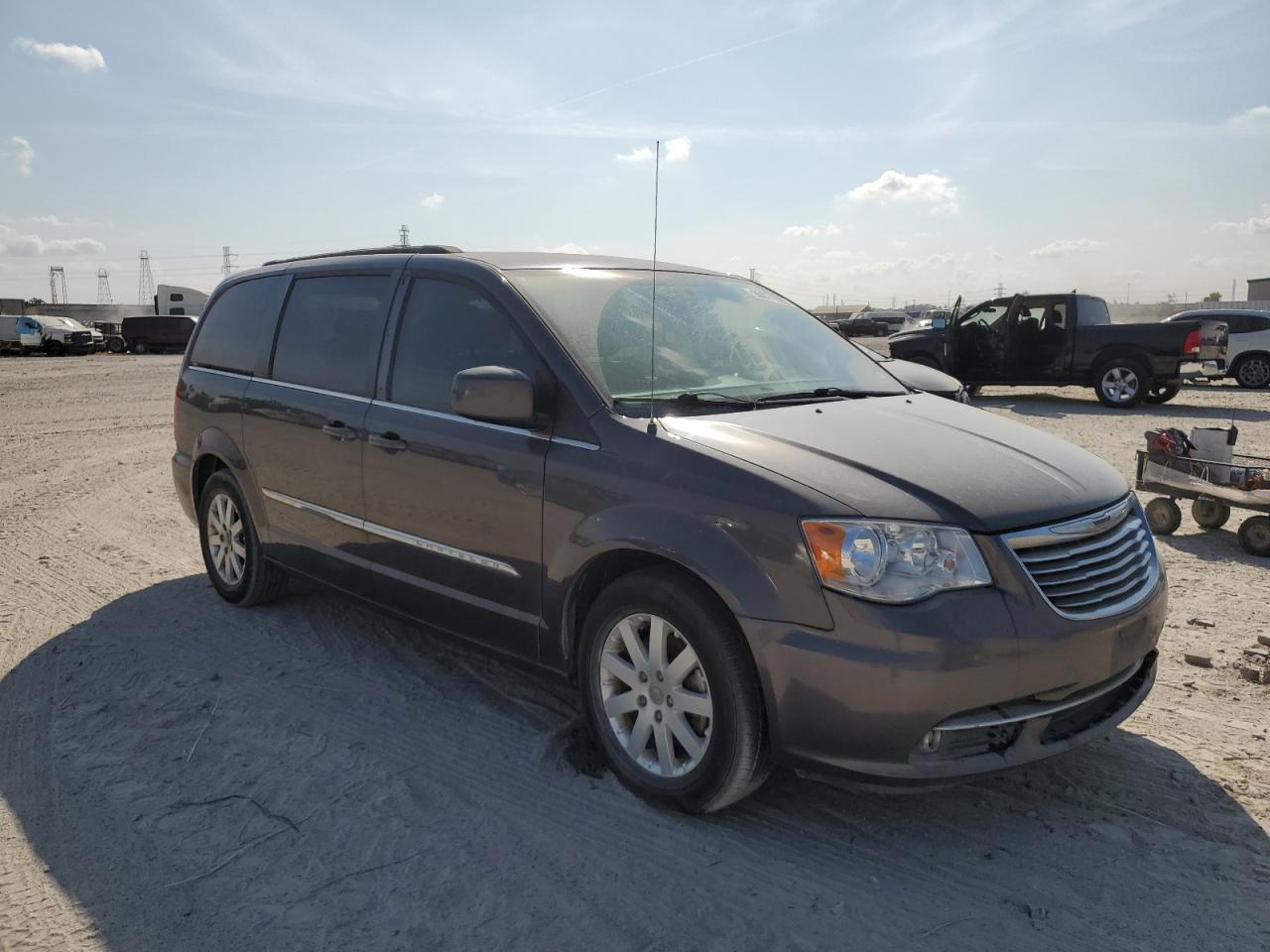 Lot #3317690067 2015 CHRYSLER TOWN & COU