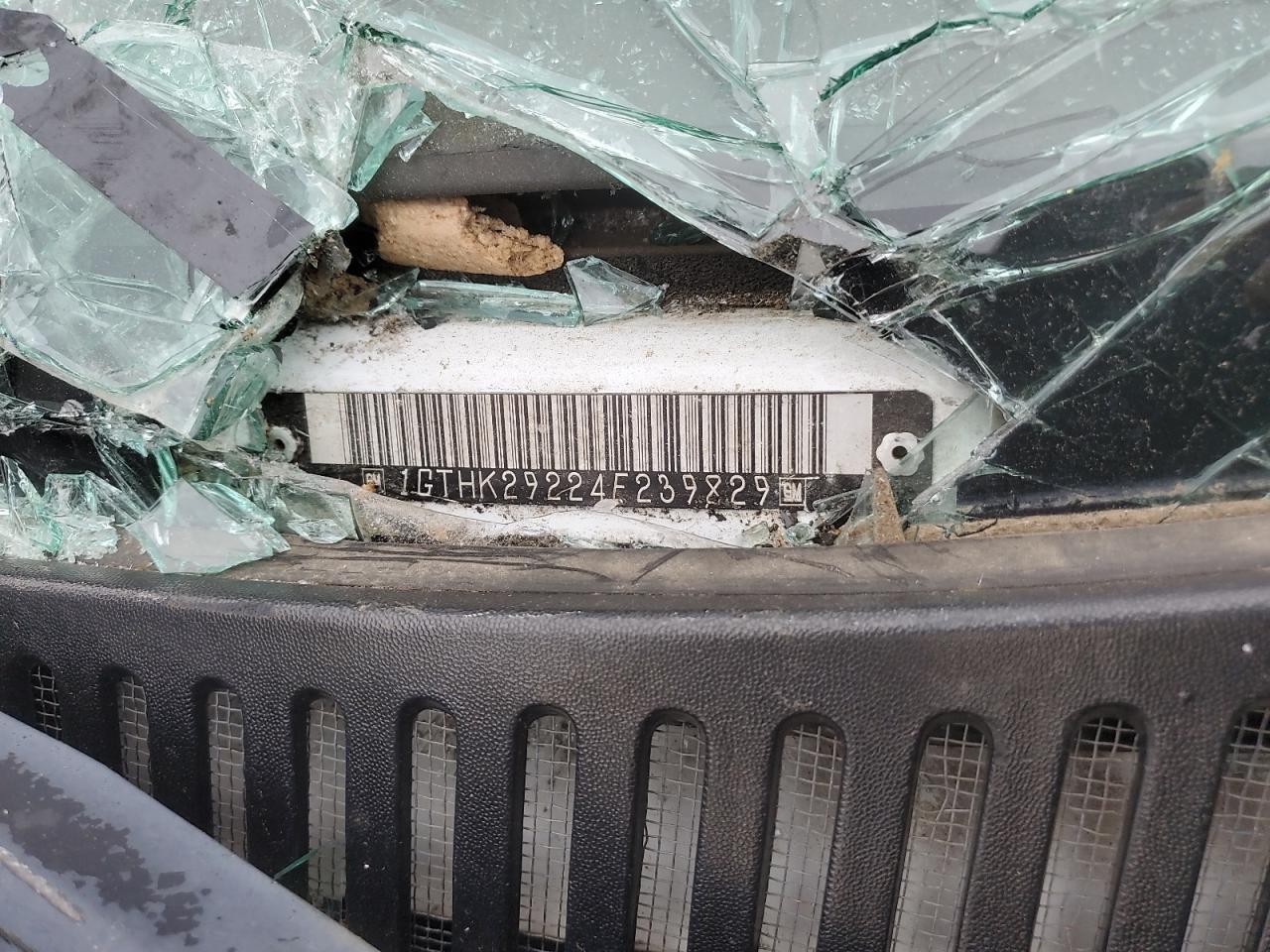 Lot #3290443776 2004 GMC SIERRA K25