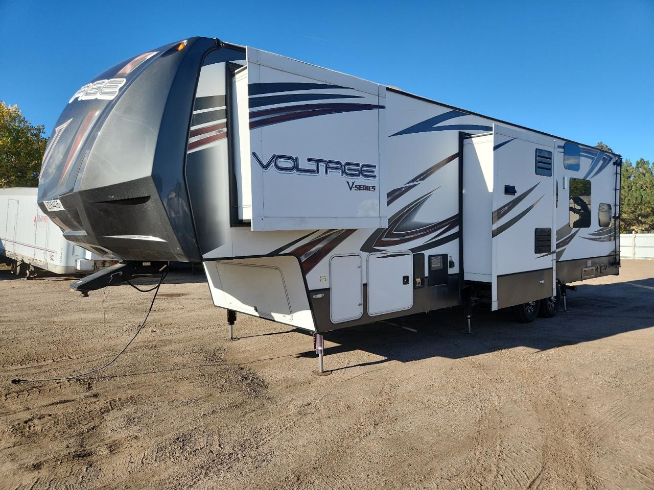 Lot #3273986780 2015 KEYSTONE TOY HAULER SERIES M-