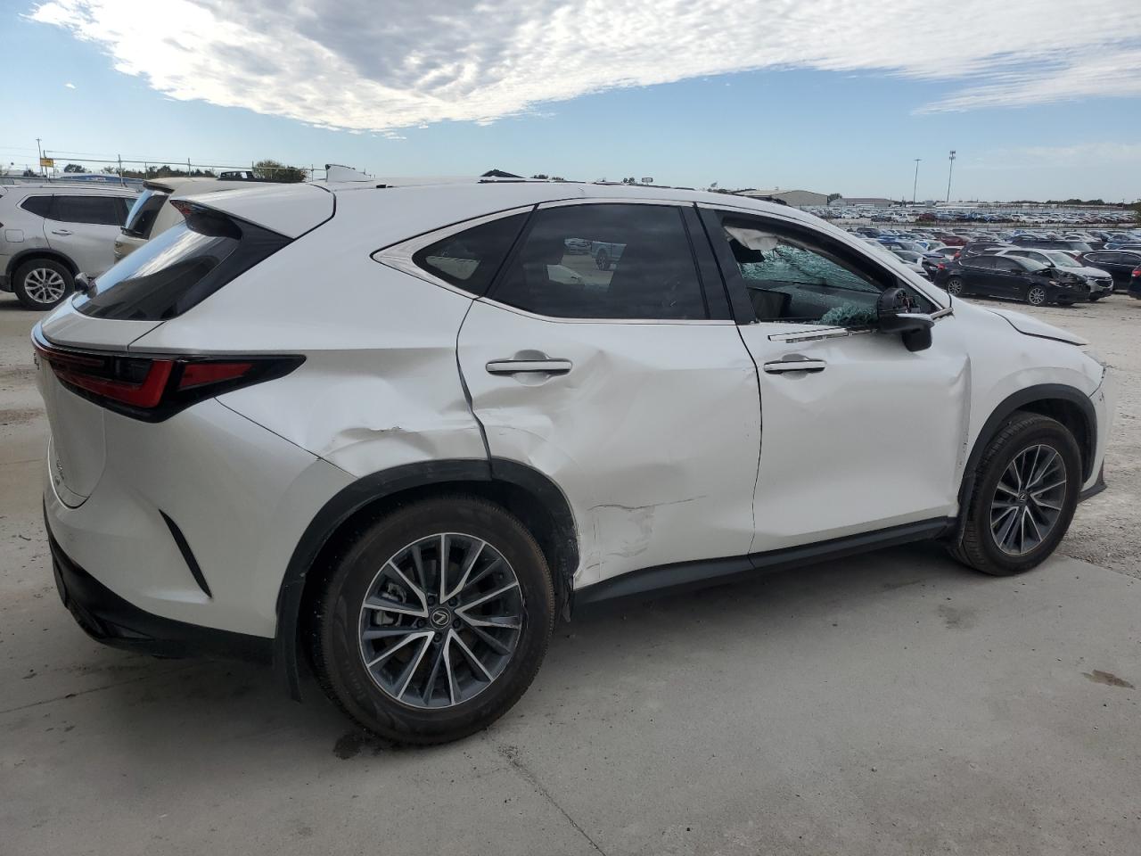 LEXUS NX 350H BASE