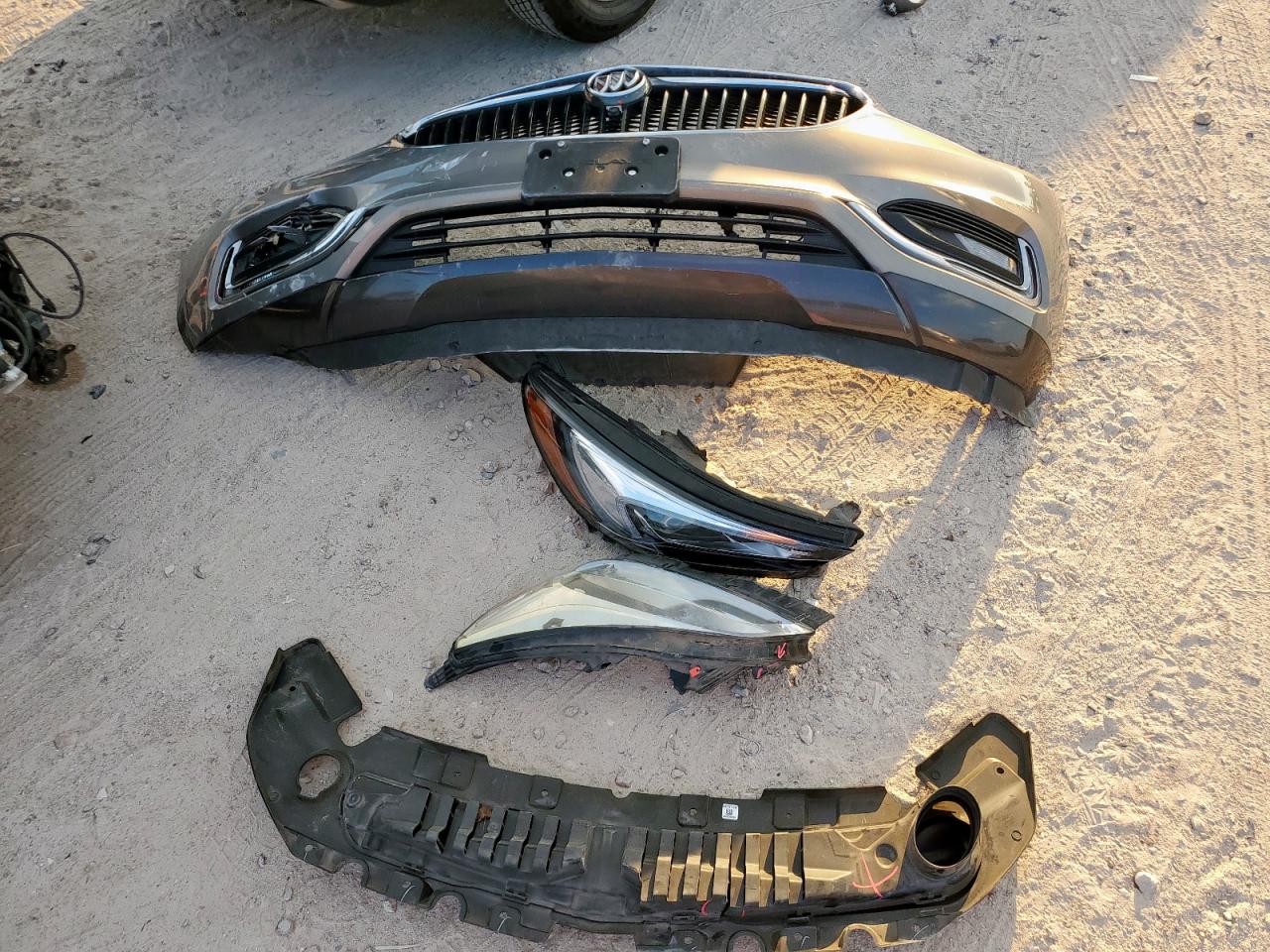 BUICK ENCLAVE ESSENCE