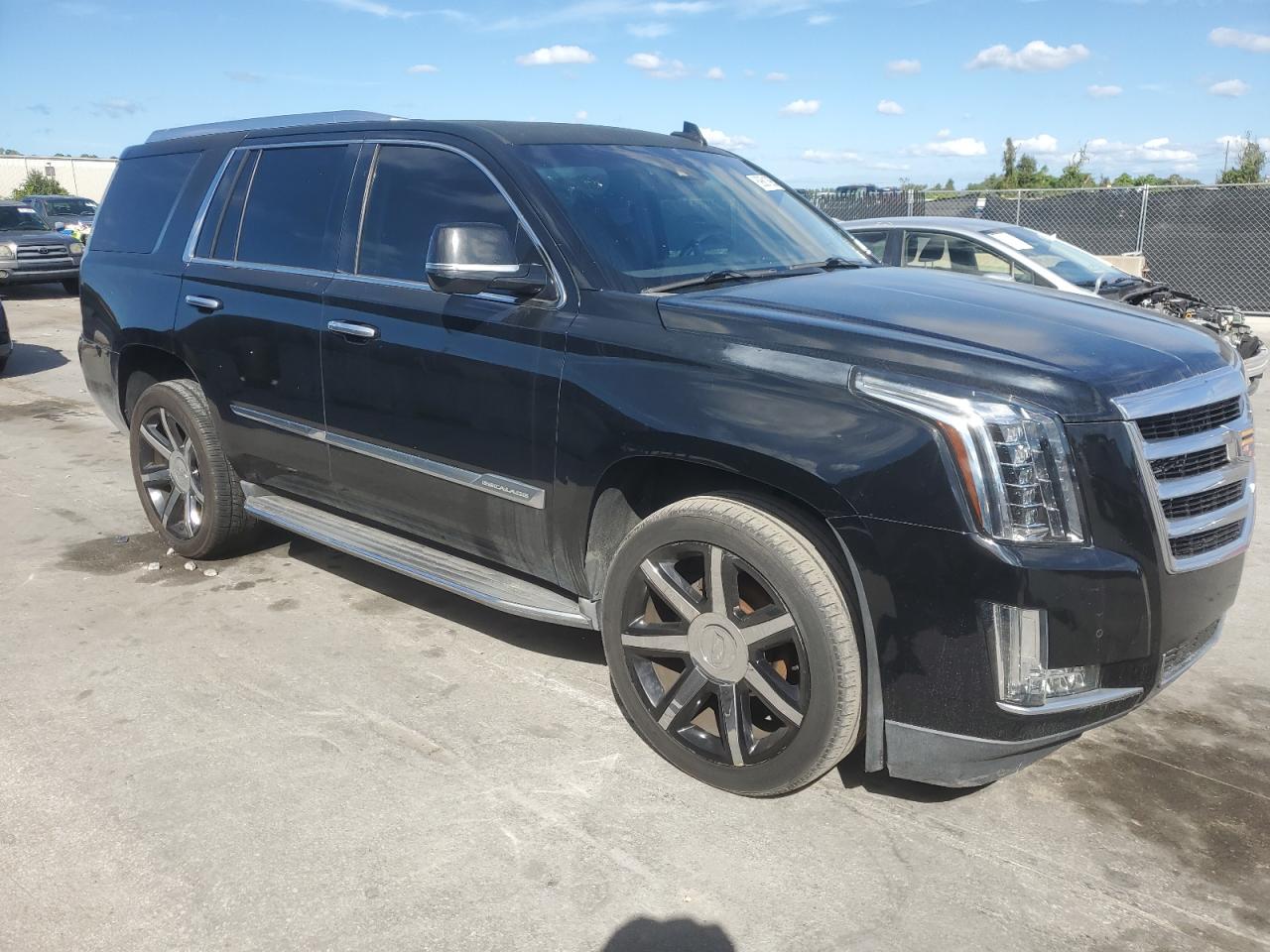 CADILLAC ESCALADE LUXURY