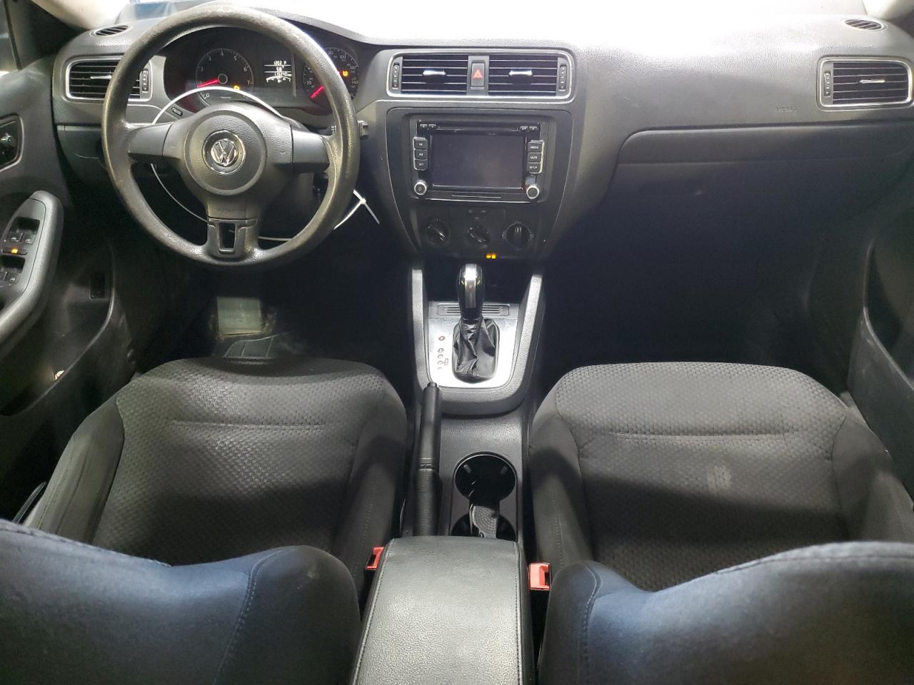 VOLKSWAGEN JETTA BASE