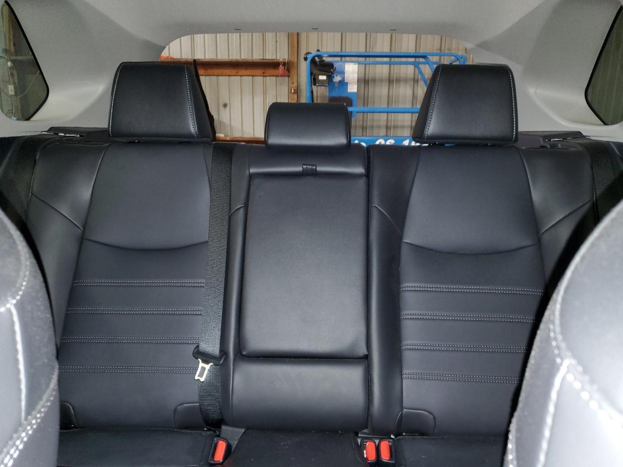 TOYOTA RAV4 XLE PREMIUM