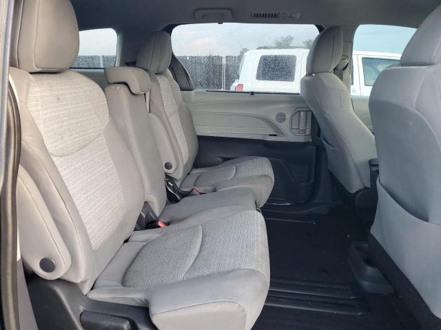 2022 TOYOTA SIENNA LE 5TDKRKEC2NS120514