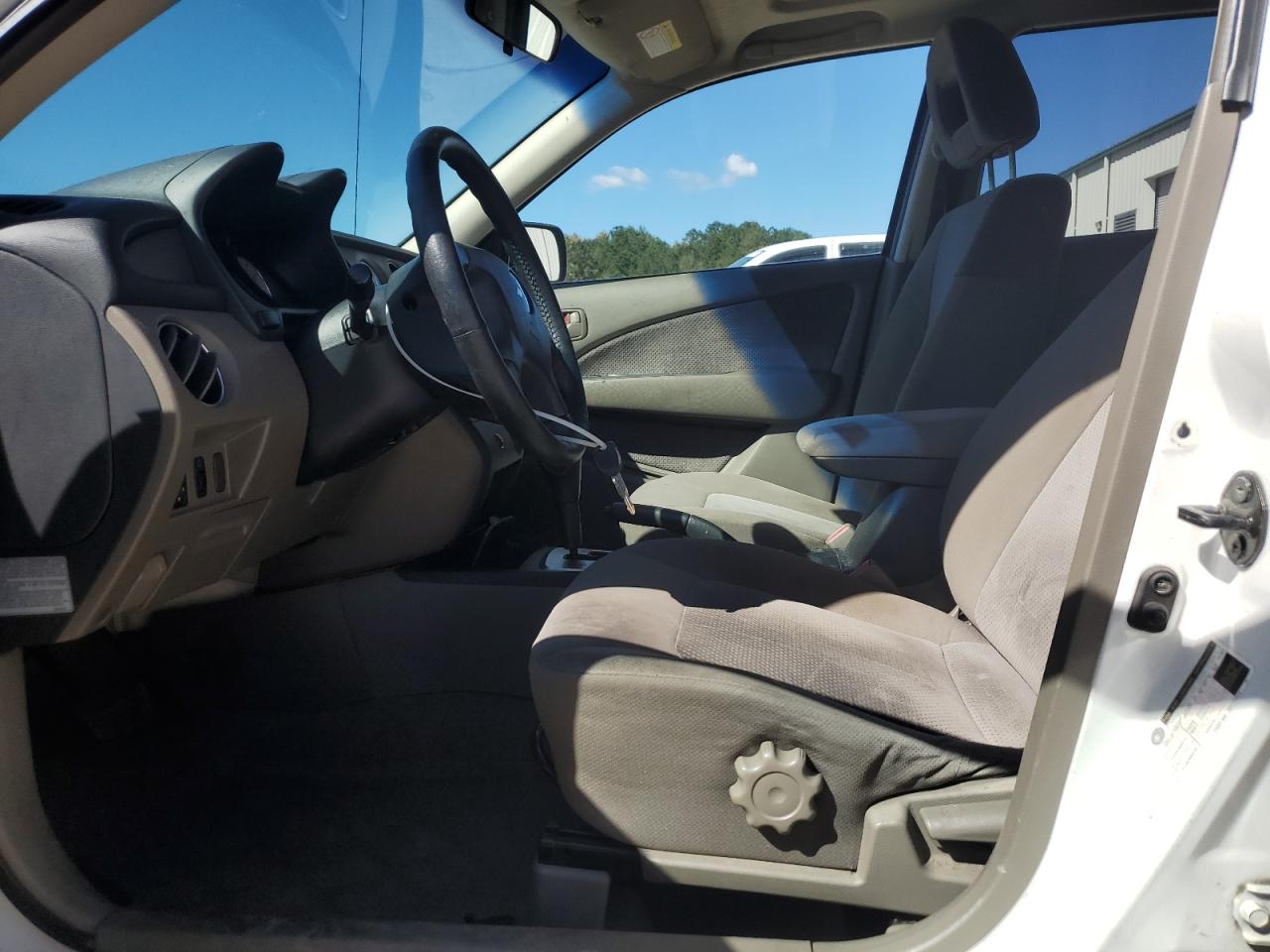 Lot #3276389701 2004 MITSUBISHI OUTLANDER