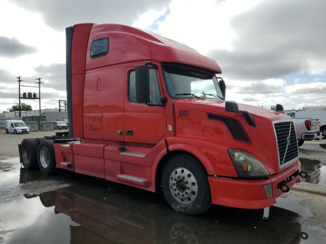 Global Auto Auctions: 2013 VOLVO VN VNL