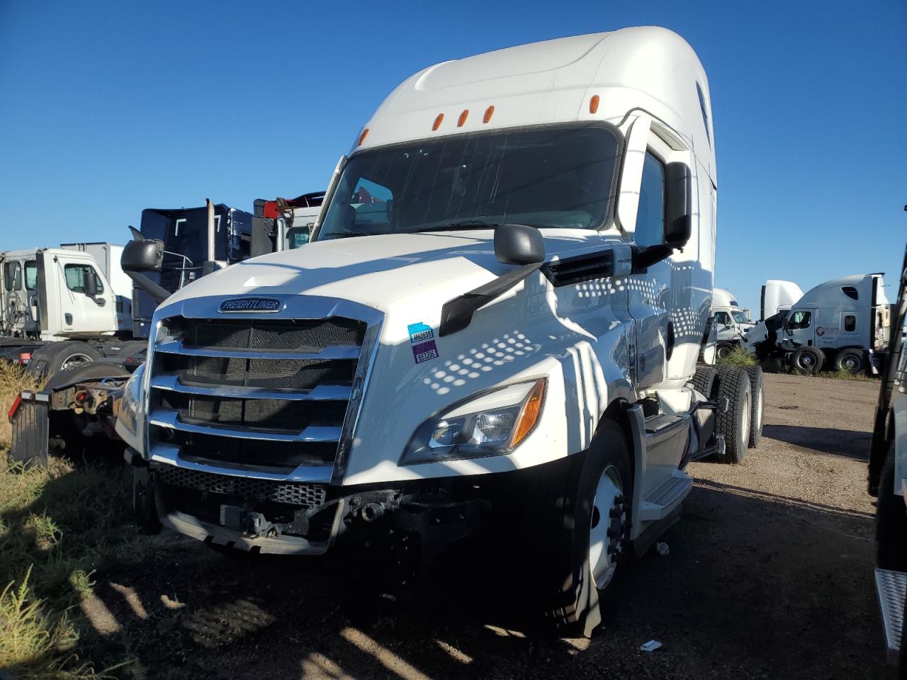 Lot #3302084121 2023 FREIGHTLINER CASCADIA 1