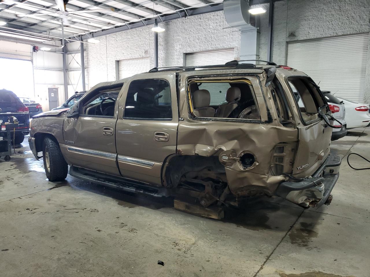 Lot #3286703283 2004 GMC YUKON