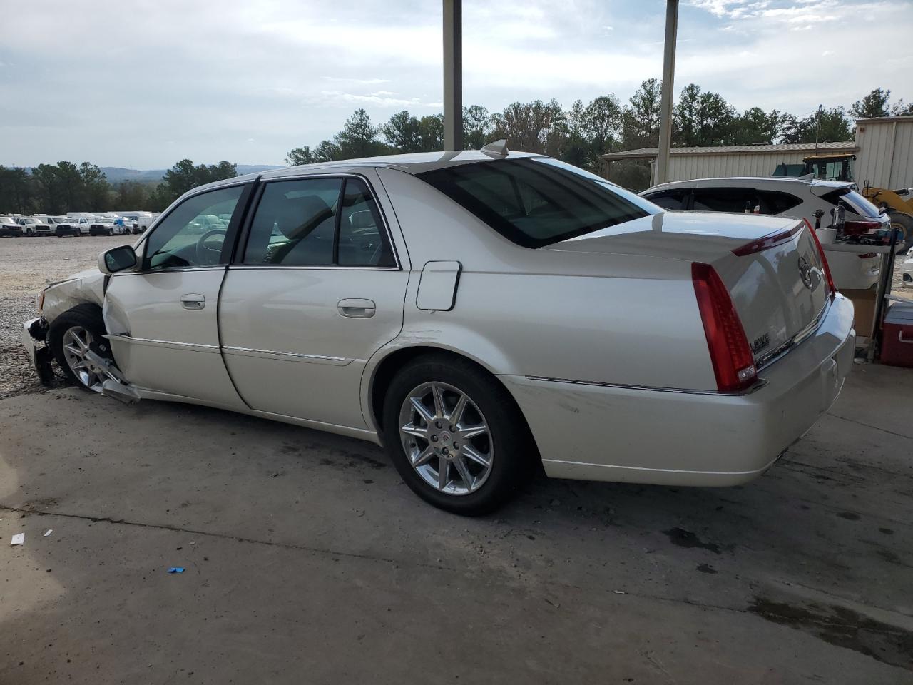 CADILLAC DTS LUXURY COLLECTION