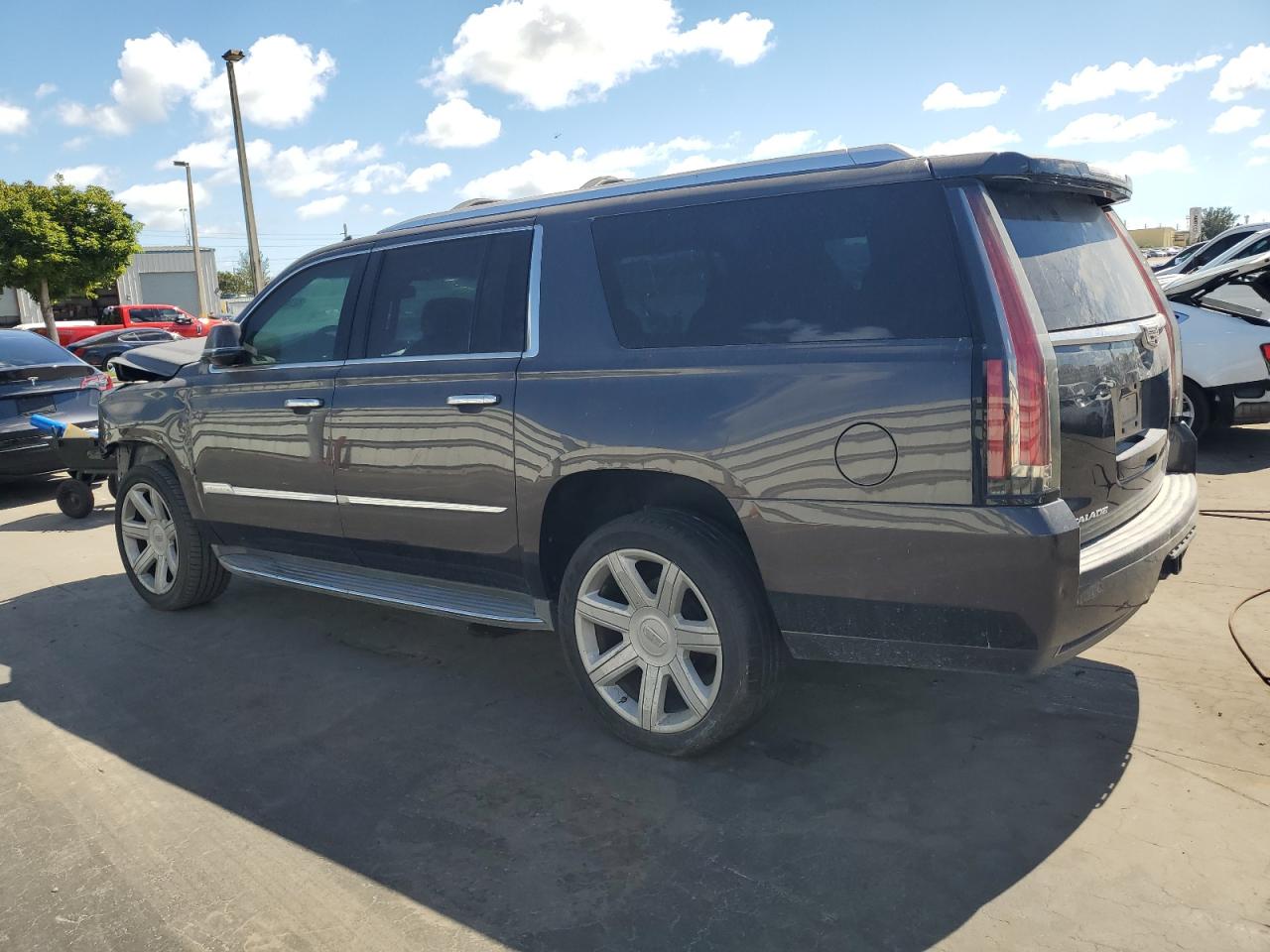 CADILLAC ESCALADE ESV LUXURY