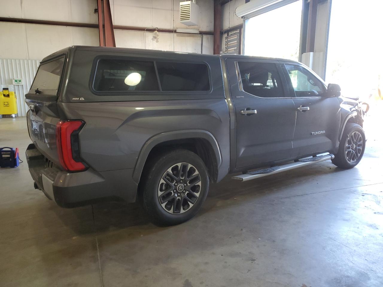 TOYOTA TUNDRA CREWMAX LIMITED