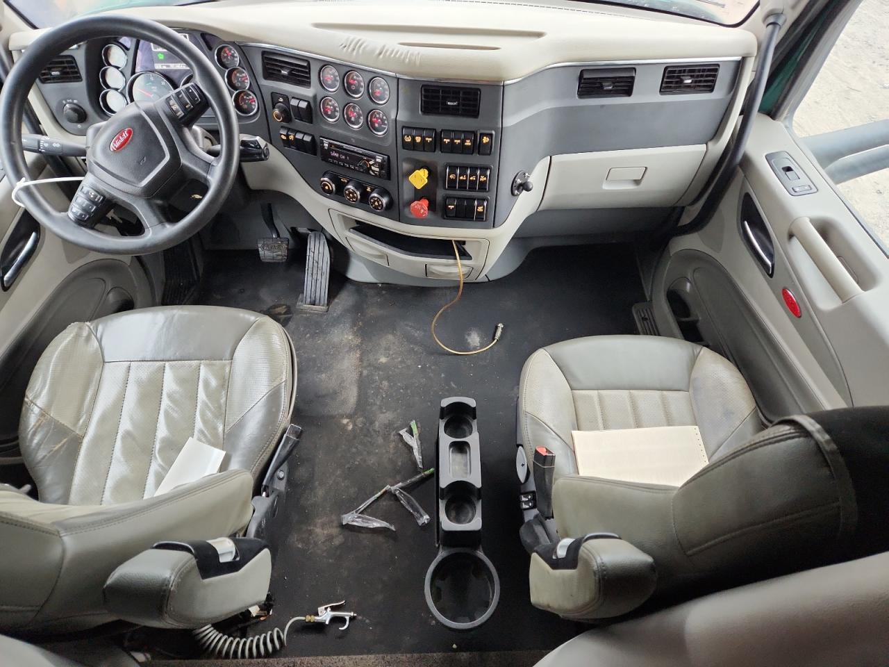 Lot #3275578799 2020 PETERBILT 579