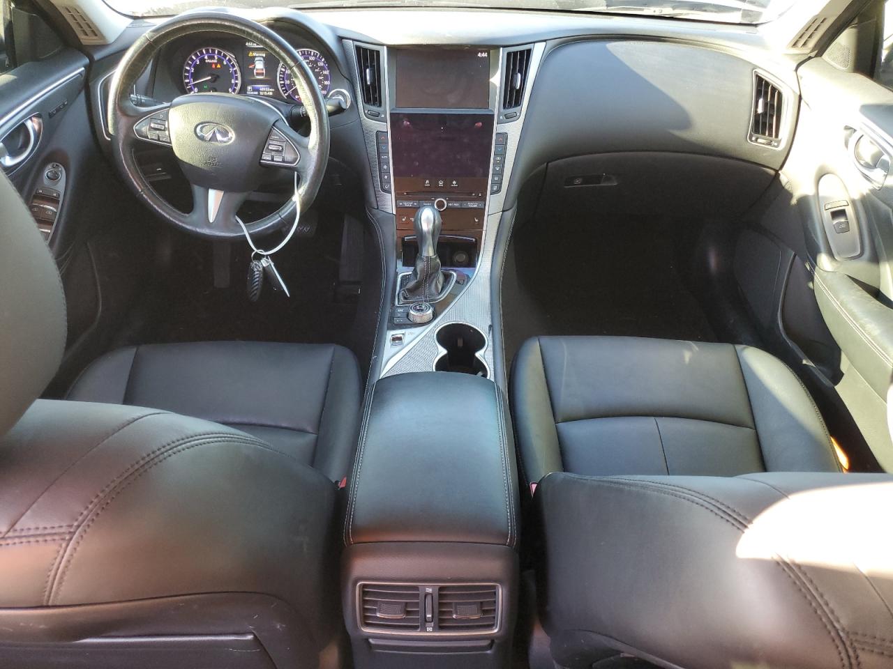 INFINITI Q50 PREMIUM