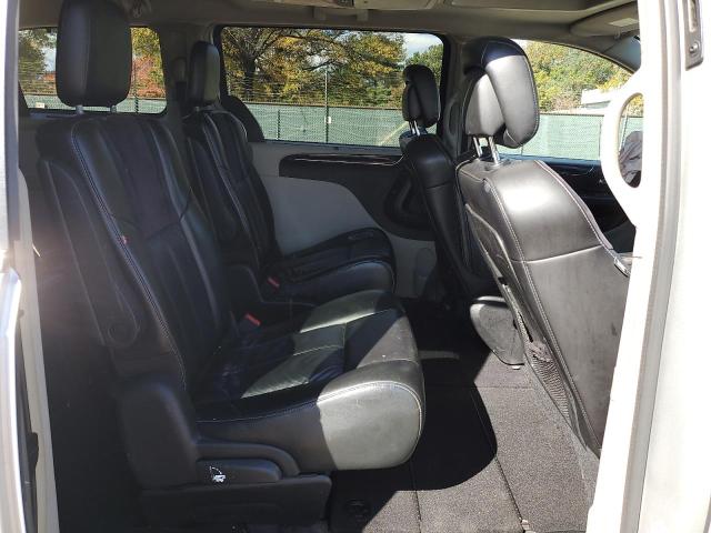 2011 CHRYSLER TOWN & COU - 2A4RR6DG0BR667161