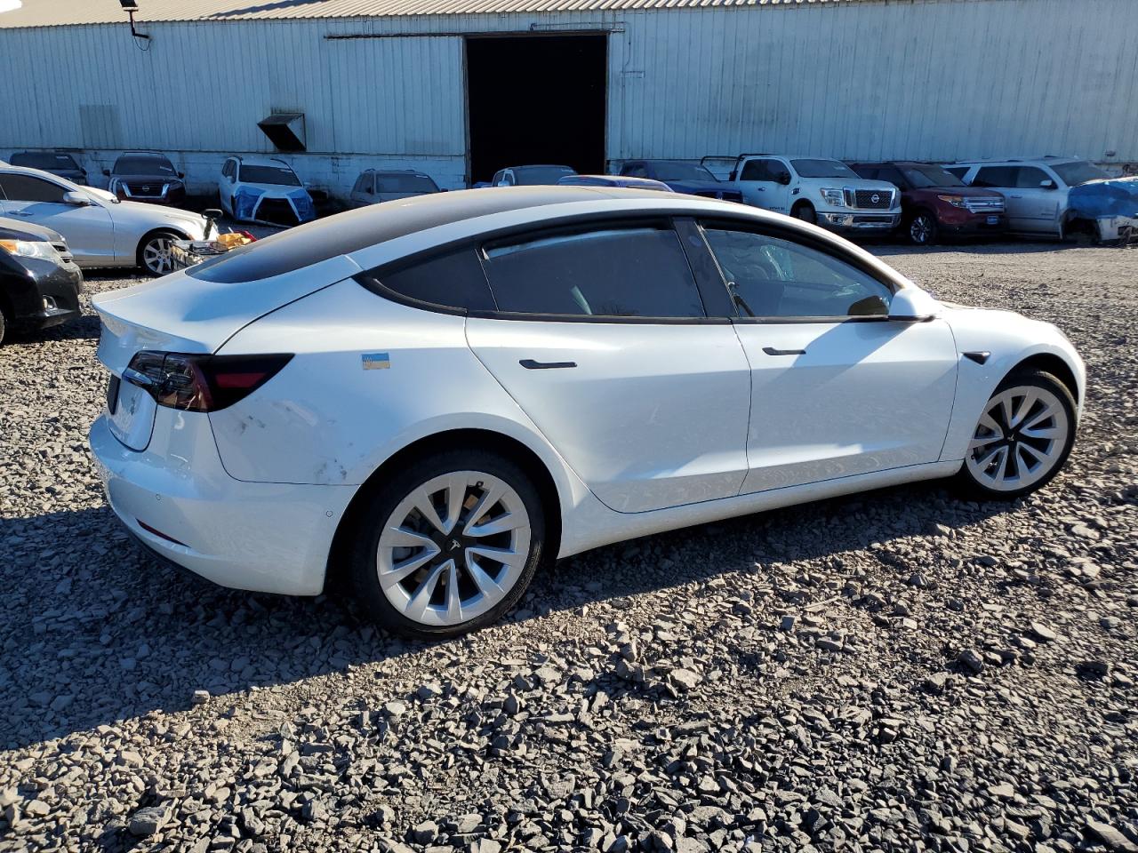 TESLA MODEL 3