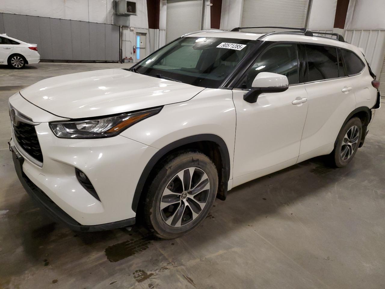 TOYOTA HIGHLANDER XLE