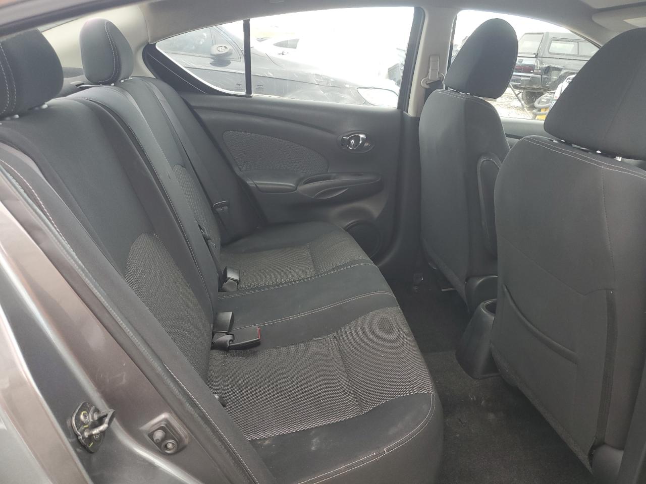 NISSAN VERSA S