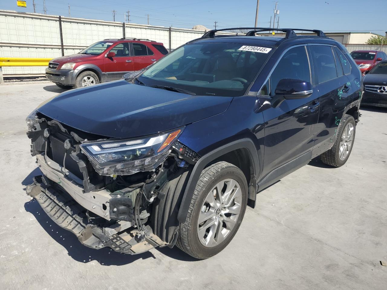 TOYOTA RAV4 XLE PREMIUM