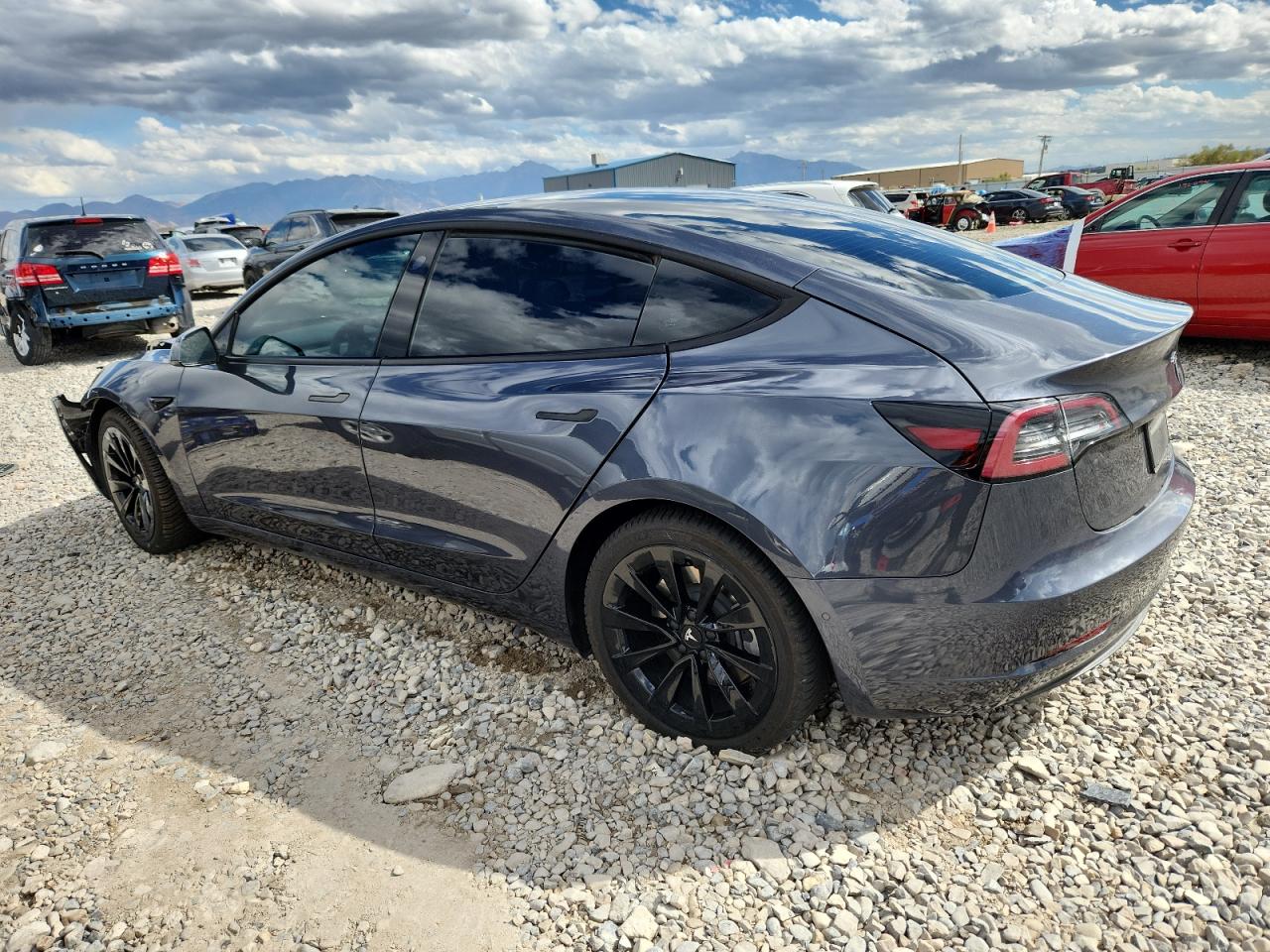 TESLA MODEL 3